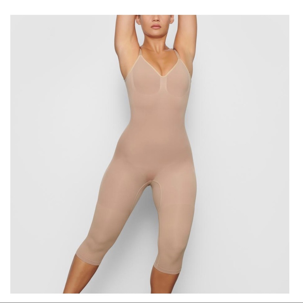 SKIMS SEAMLESS SCULPT LOW BACK BODYSUIT WITH HOSIERY LEG